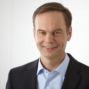 Portraitfoto von Dr. Christof Balkenhol